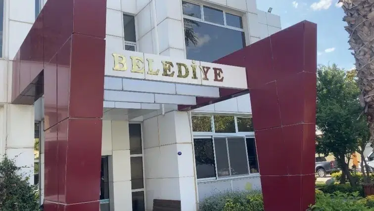 Rüşvet soruşturmasında yeni dalga: Seferihisar'da iki makam şoförü gözaltında
