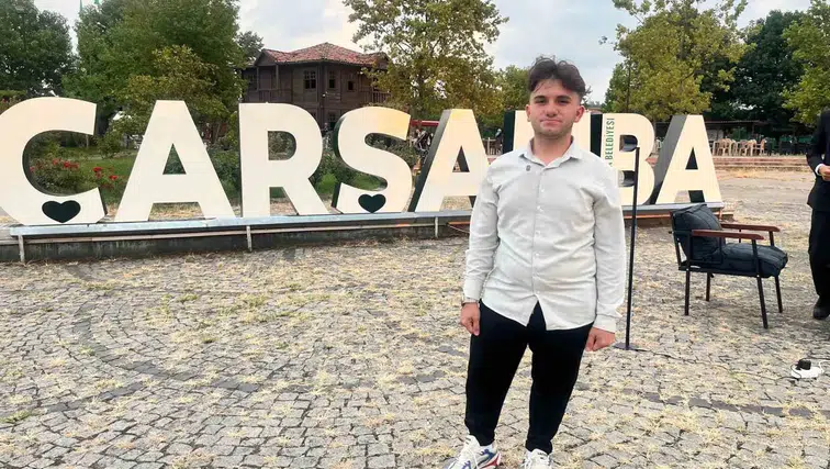 Cam kemik hastası Volkan, doktorların 'yürüyemez' dediği hayata inancıyla tutundu