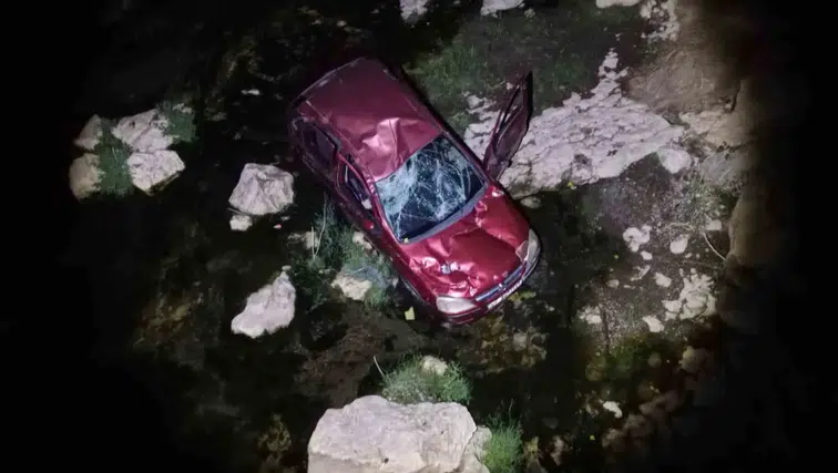 Kastamonu'da Sürücüsünün Kontrolünden Çıkan Otomobil Çaya Uçtu: 4 Yaralı