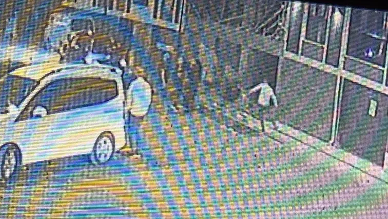 İnegöl'de araç pazarlığı kanlı bitti: 25 yaşındaki genç bacağından vuruldu