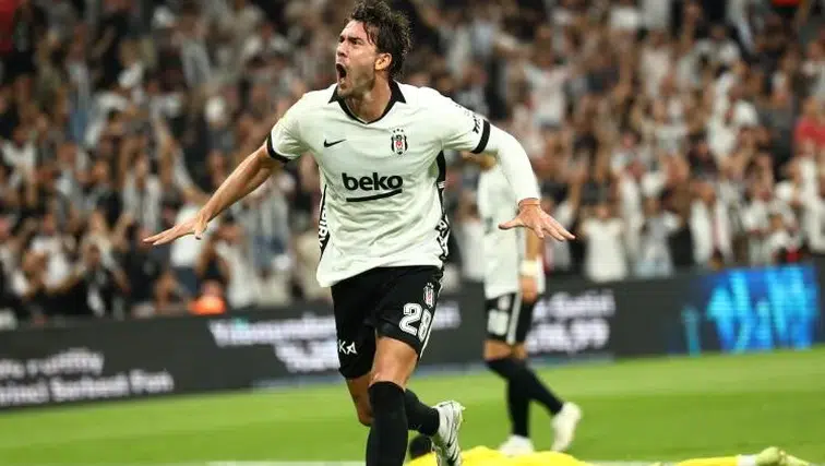 Beşiktaş'ta Vlahovic fırtınası: Çorum FK karşısında hat-trick yaptı, derbiye göz kırptı