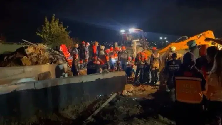 Büyükçekmece'deki inşaat göçüğünde ihmal şüphesi: 3 kişi gözaltına alındı