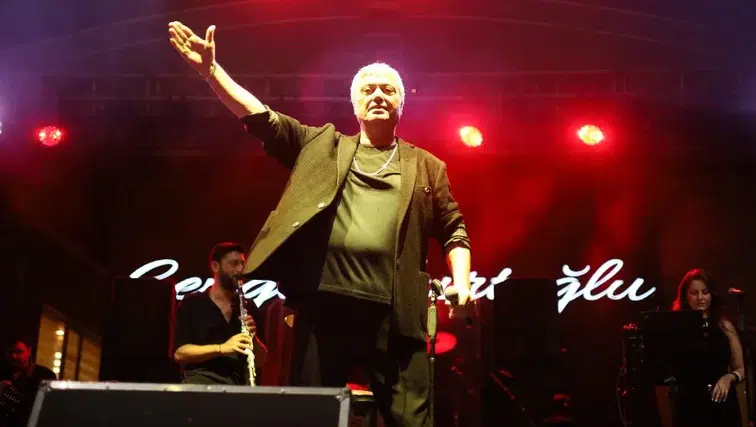 Cengiz Kurtoğlu Yenişehir'de binleri buluşturdu: Altın Biber Festivali'nde unutulmaz gece