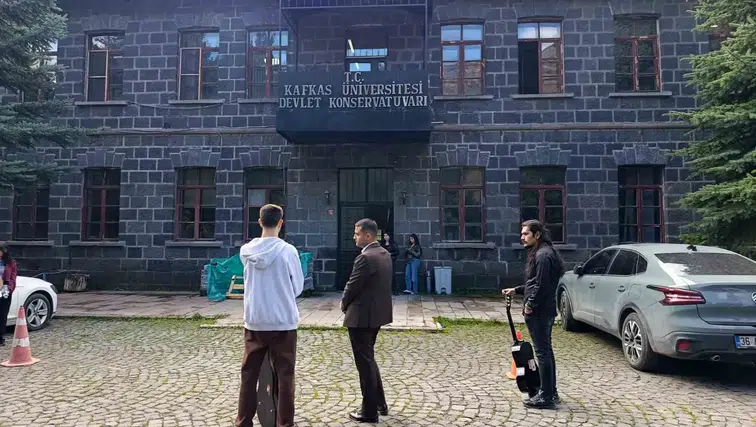 Kafkas Üniversitesi Konservatuvarında Geleceğin Sanatçıları İçin Yetenek Sınavı Maratonu Başladı