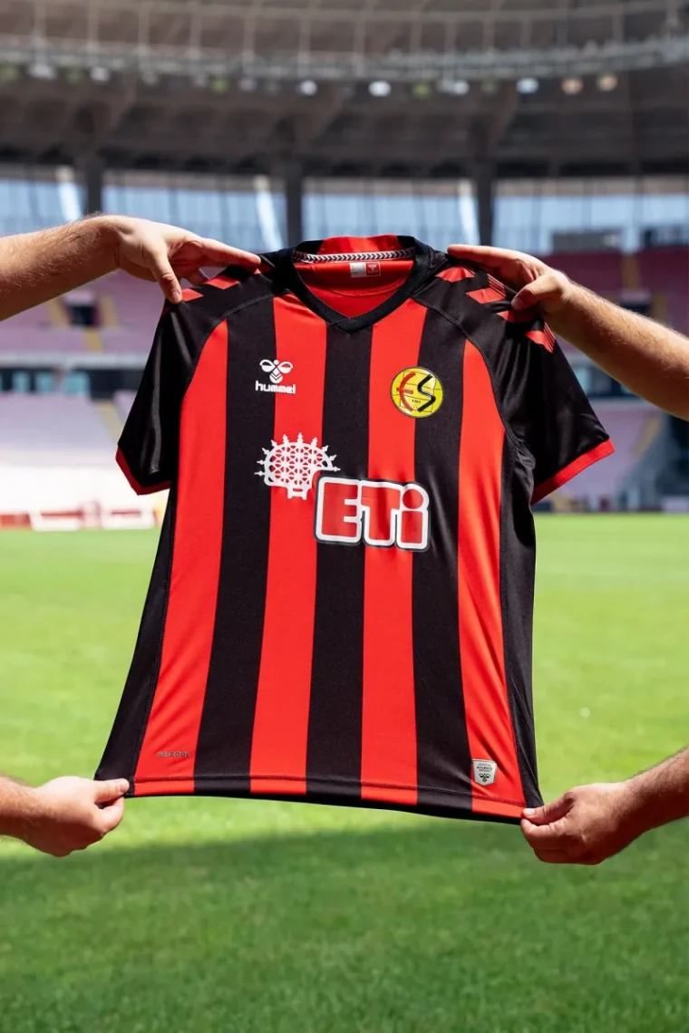 Eskişehirspor 2024-2025 Yeni Sezon Formaları 9