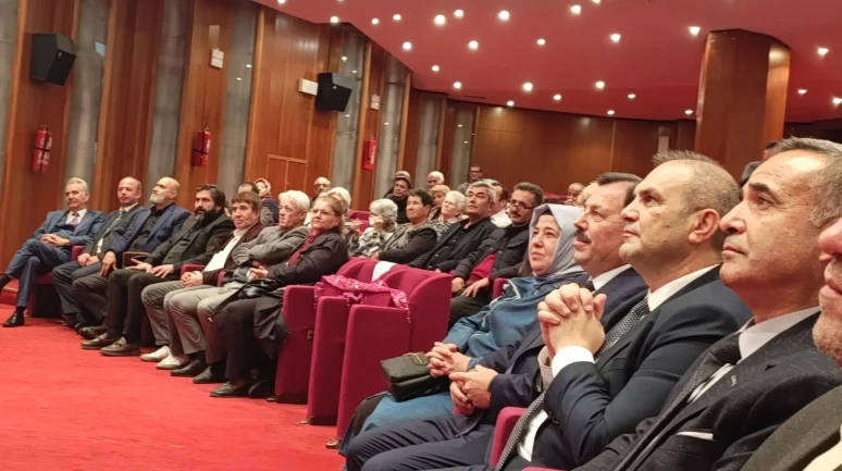 Eskişehirli Sanatçı İsmail Gül Eserleri Yıl Sonu Konserinde Yankılandı