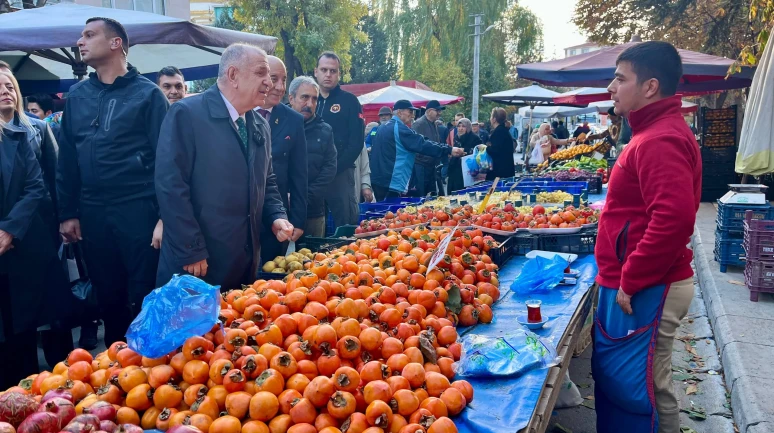 Ümit Özdağ Eskişehir pazarında