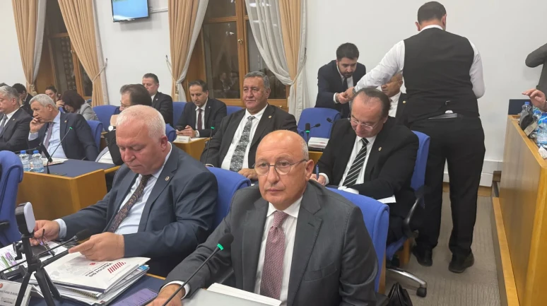 CHP’li Çakırözer'den Bakan Fidan'a: “23 Sayfa Konuştunuz, Bir Kez Demokrasi Demediniz!”