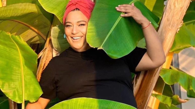 Kâbe’de “Yakışıklı Erkek” Videosu Sosyal Medyayı Salladı: Zeruj’un Eski Röportajı Yeniden Gündemde!