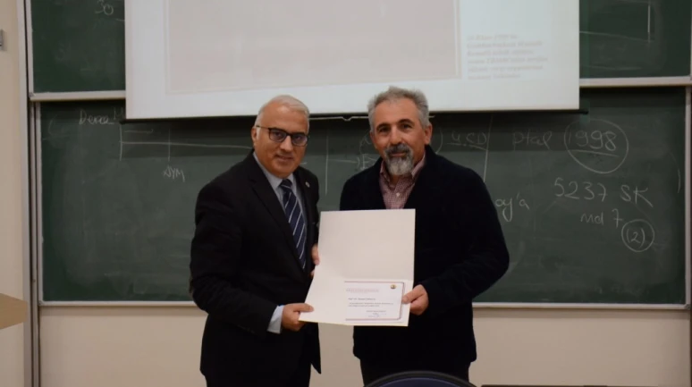 Başöğretmen Atatürk, modernleşme ve hukuk konferansı düzenlendi