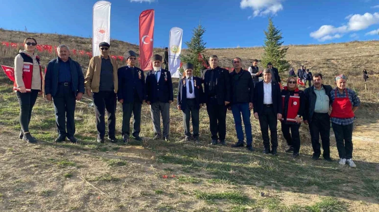 Bozüyük’te şehitler için mevlit okutuldu, fidan dikimi yapıldı