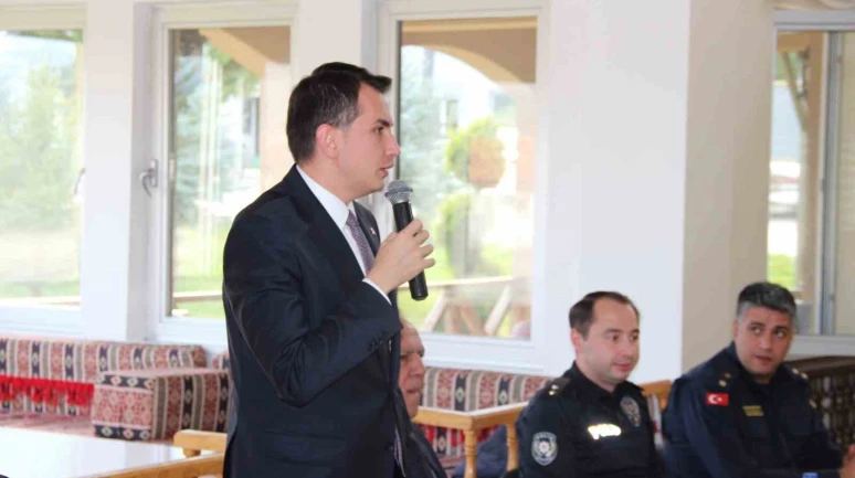 Kaymakam Erkan Atam, muhtarlarla buluştu