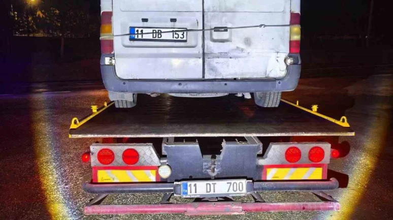 Bilecik’te Yakalaması Olan Minibüs Trafik Denetiminde Ele Geçirildi