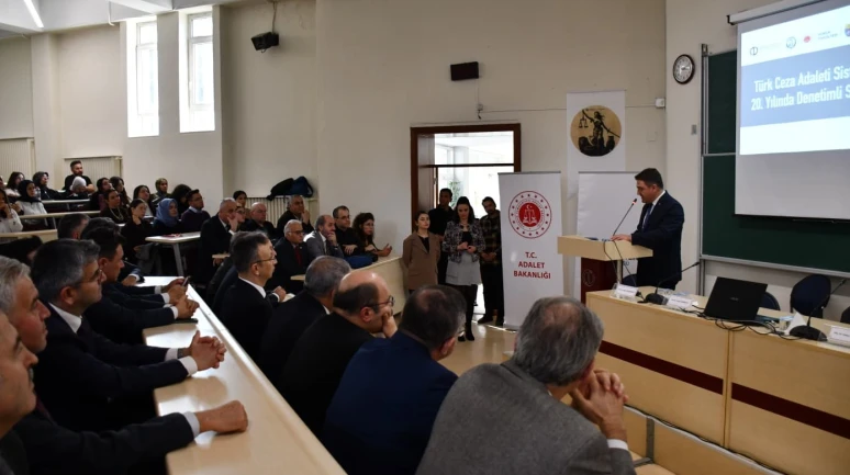 Anadolu Üniversitesi'nde Denetimli Serbestlik Uygulamaları Konferansla Ele Alındı