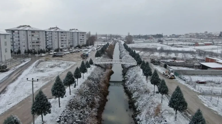 İnönü’de Mevsimin İlk Karı Sevinçle Karşılandı