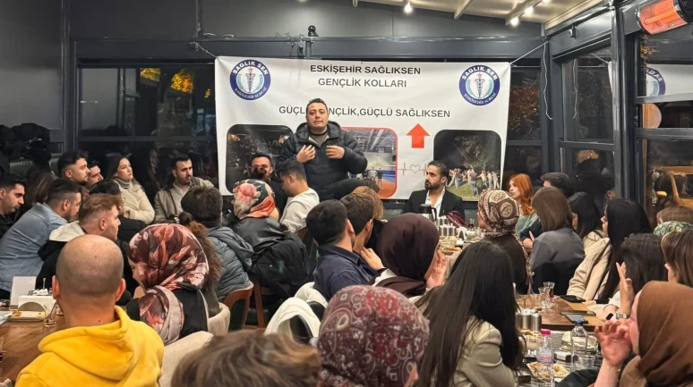 Sağlık-Sen Eskişehir'de Genç Çalışanlarla Buluştu: “Gençlik Teşkilatımızın Enerjisidir”