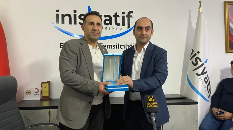 Emekli Albay Orkun Özeller’den İnisiyatif Merkezi Derneği’ne Ziyaret