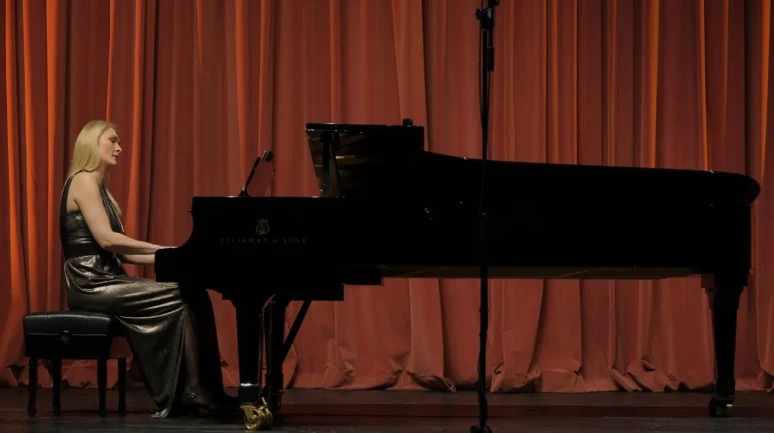 Sanatseverlere Unutulmaz Gece: Bahar ve Simonovic Ayakta Alkışlandı