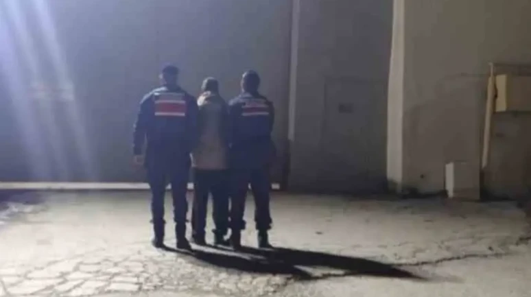 Jandarma Ekipleri, Bilecik’te Hırsızlık Suçundan Aranan Şahsı Yakaladı