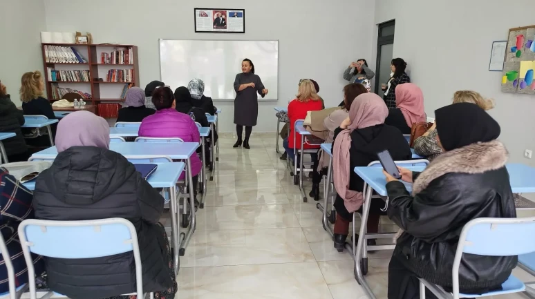 Büyükşehir Belediyesi Kadına Yönelik Şiddete Karşı Sahadaydı