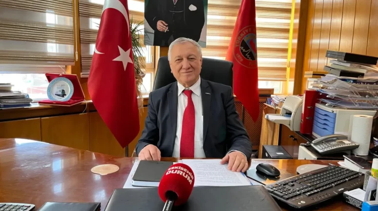 Emeklilerden Enflasyon ve Zam Tepkisi: “Bu Bir Tiyatro, Figüranı Biziz”