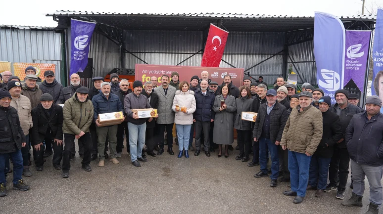 Eskişehir'de Ücretsiz Arı Yemi Desteği: “Siz Yeter Ki Üretmeye Devam Edin”