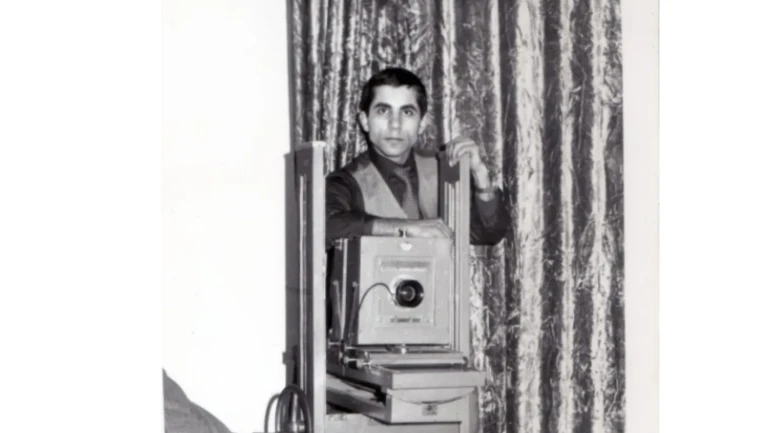 Fotoğraf makinesini 55 yıldır elinden bırakmıyor