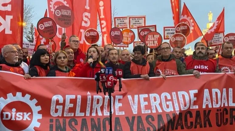 DİSK’in İstanbul-Ankara Yürüyüşü Eskişehir’de “İnsanca Yaşam İçin Yürüyoruz”