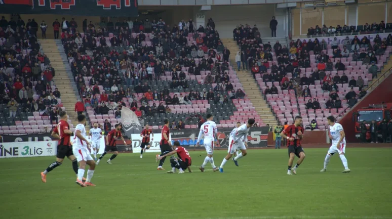 Eskişehirspor Evinde Ağır Darbe Aldı!