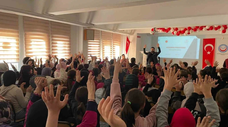 Abdurrahman Sarar İmam Hatip Ortaokulu’nda Anlamlı Seminer