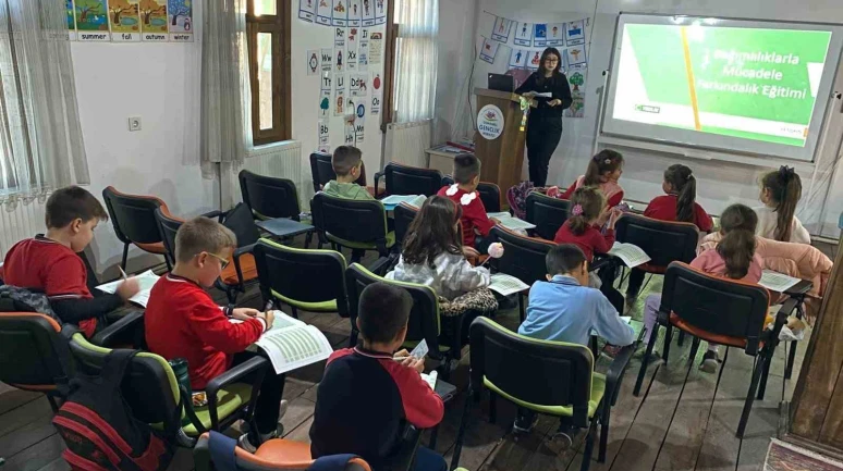 Bilecik’te Personele ve Gençlere Bağımlılık Eğitimleri Gerçekleştirildi