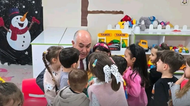 İlçe Milli Eğitim Müdürü Emeksiz, Merkez Anaokulu’nda Miniklerle Buluştu