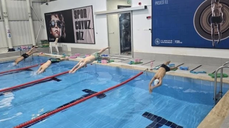 Bilecik Gölpazarı’nda Yüzme Antrenmanları Devam Ediyor