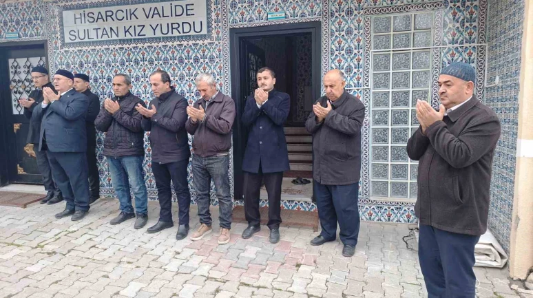 Kütahya Hisarcık’ta Umre Kafilesi Kutsal Topraklara Uğurlandı