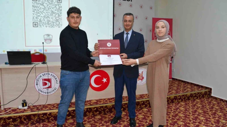 Bilecik'te Öğrenciler Ticaret İl Müdürü Şinasi Balta ile Kariyer Fırsatlarını Konuştu