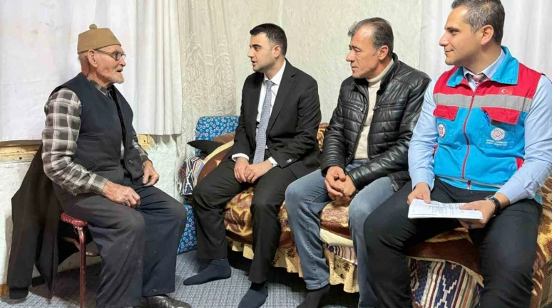 Kaymakam Kılıç, Medetli köyünde vatandaşların kapısını tek tek çaldı