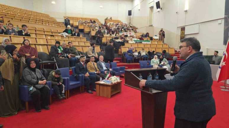 Kütahya’da Suriyeli Öğrenciler Baas Rejimi'nin Sona Erişini Andı