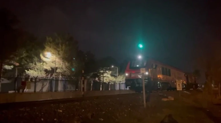 Afyonkarahisar'da Raylardan Geçmek İsteyen Genç Feci Şekilde Hayatını Kaybetti