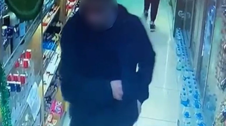 Eskişehir’de Markette Alkollü İçecek Hırsızlığı Kamerada