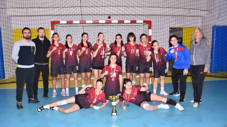 Eskişehir’de Yıldız Kızlar Hentbol Turnuvasının Şampiyonu Belli Oldu