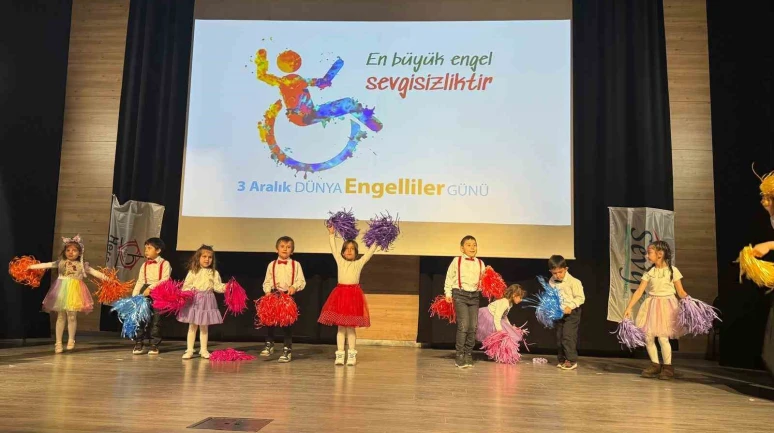 Eskişehir’de Özel Öğrenciler Dünya Engelliler Günü’nde Doyasıya Eğlendi