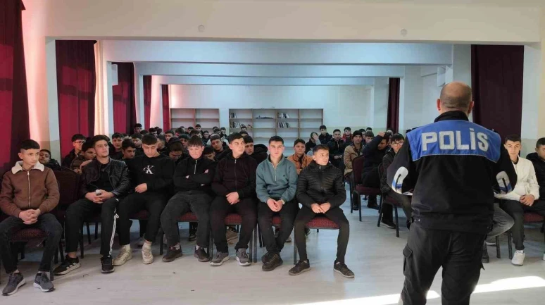 Afyonkarahisar’da Polislerden Öğrencilere Hayat Kurtaran Eğitim