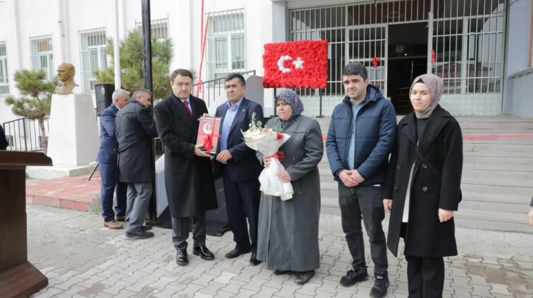 Aslanapa’da Duygusal Tören: Şehidin Adı Okula Verildi