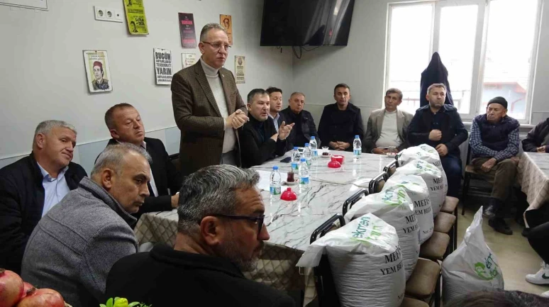 Tavşanlı’da Çiftçiye Tohum ve Gübre Dağıtıldı