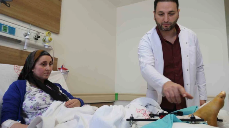 Eskişehir’de Fabrika İşçisi Kadının Bacakları Ameliyatla Kurtarıldı