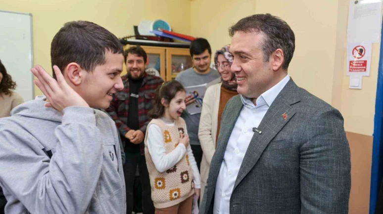 Vali Sözer’den Özel Öğrencilere Eğitim Desteği