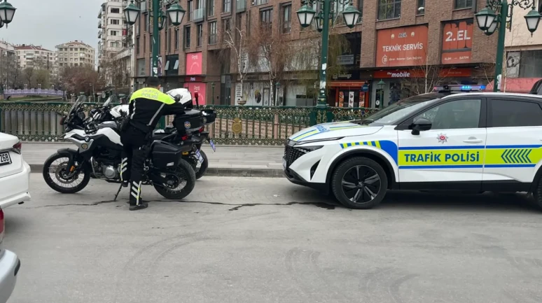 Eskişehir’de trafik polisi motosiklet denetimlerini artırdı