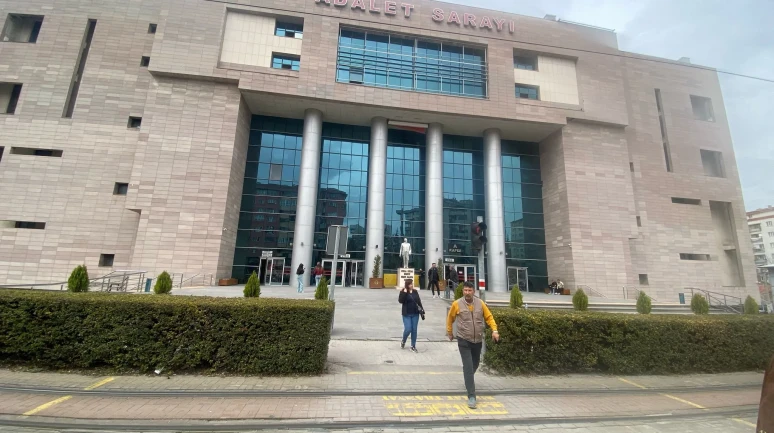 Eskişehir’de İmamoğlu Destek Yürüyüşünde Gözaltına Alınan 14 Kişi Adliyeye Sevk Edildi