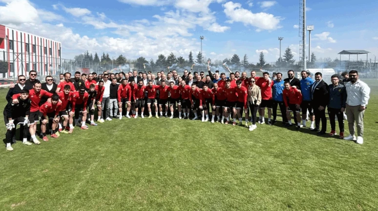 Siyasi İsimlerden Eskişehirspor'a Moral Desteği