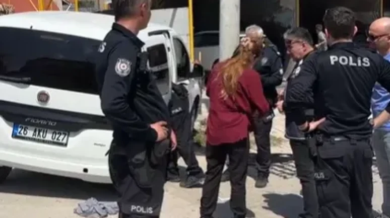 "Aranması Olan Şahıslar Kaçarken Kaza Yaptı"
